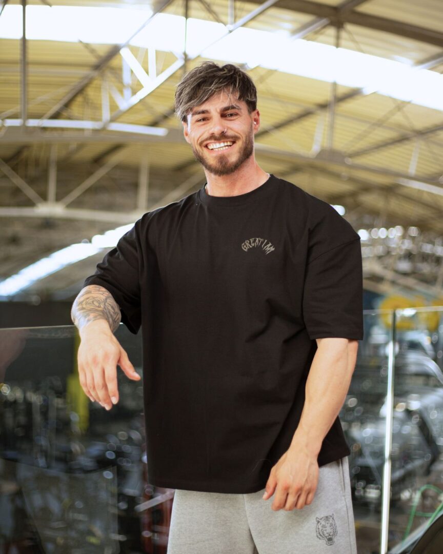 OVERSIZED T-SHIRT EARNED BLACK - Great I Am