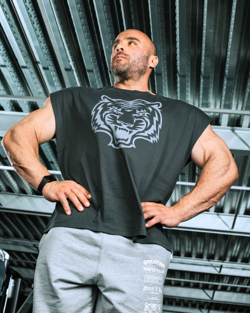 Sleeveless T-Shirt Weight Of Iron